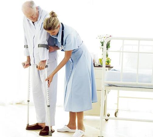 照顾老人的保姆怎么挑选?