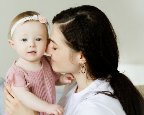 育儿嫂怎么教宝宝学会谦让?(育儿嫂把小孩带好的方法)